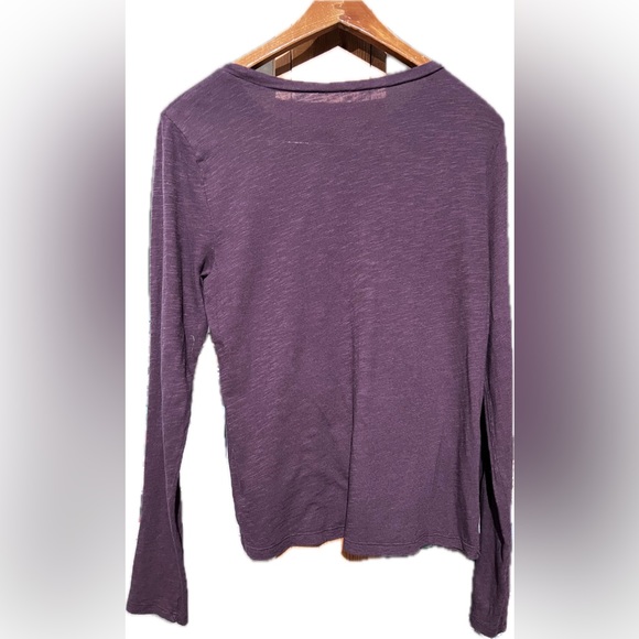 American Eagle Outfitters long sleeve burgundy tee size large EUC - Picture 2 of 4